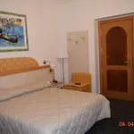 Rosa Meublé Hotel
