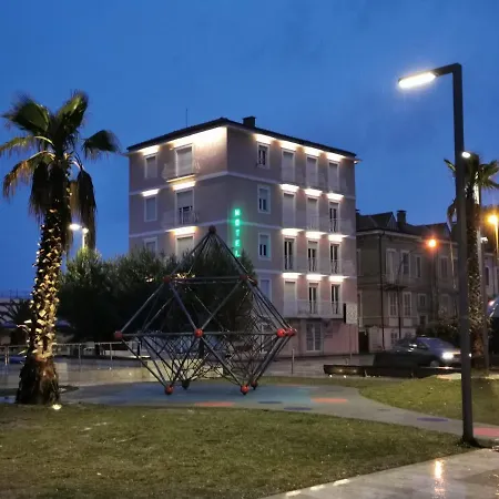 Rosa Meublé Hotel 3*