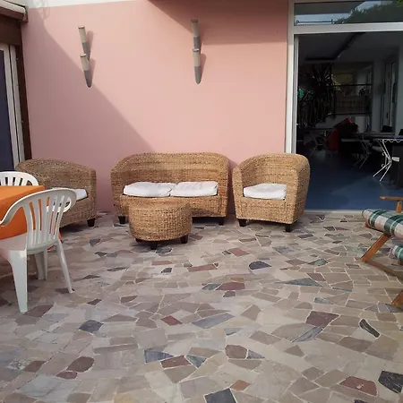 Rosa Meublé Hotel 3*