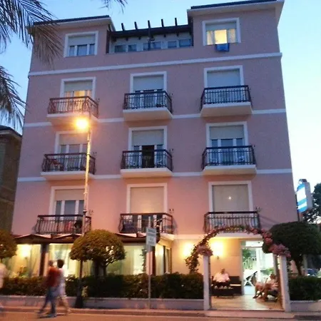 Rosa Meublé Hotel 3*