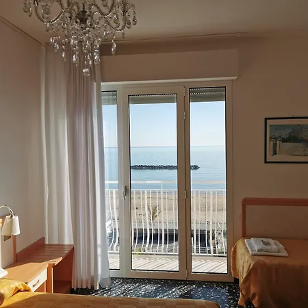 Hotel Rosa Meuble 3*