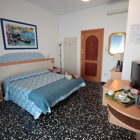 Hotel Rosa Meublé 3*