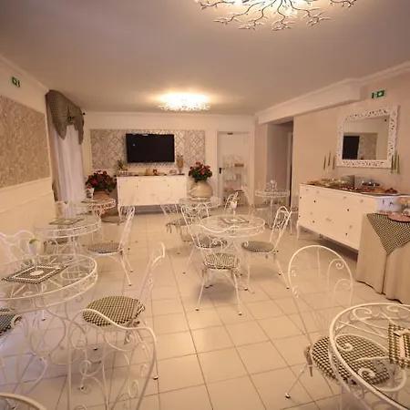 Hotel Rosa Meublé 3*
