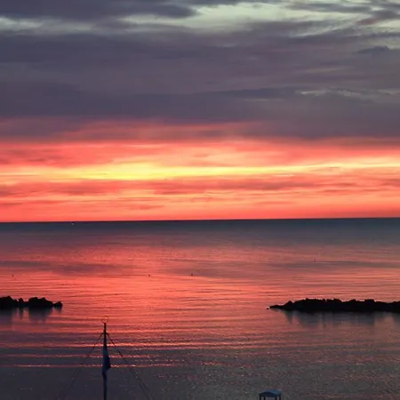 Rosa Meublé Hotel 3*