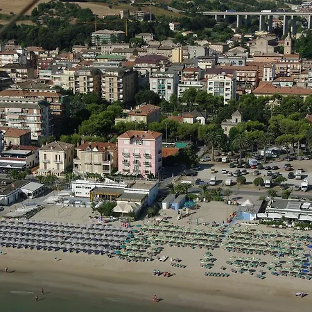 Rosa Meublé Porto San Giorgio
