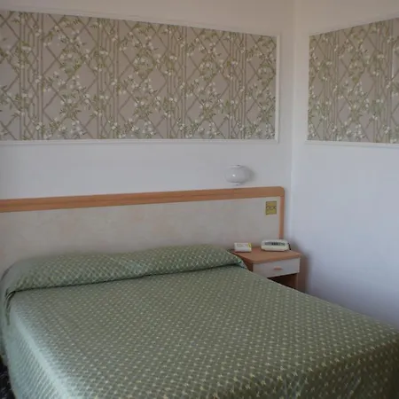 Rosa Meublé Hotel 3*